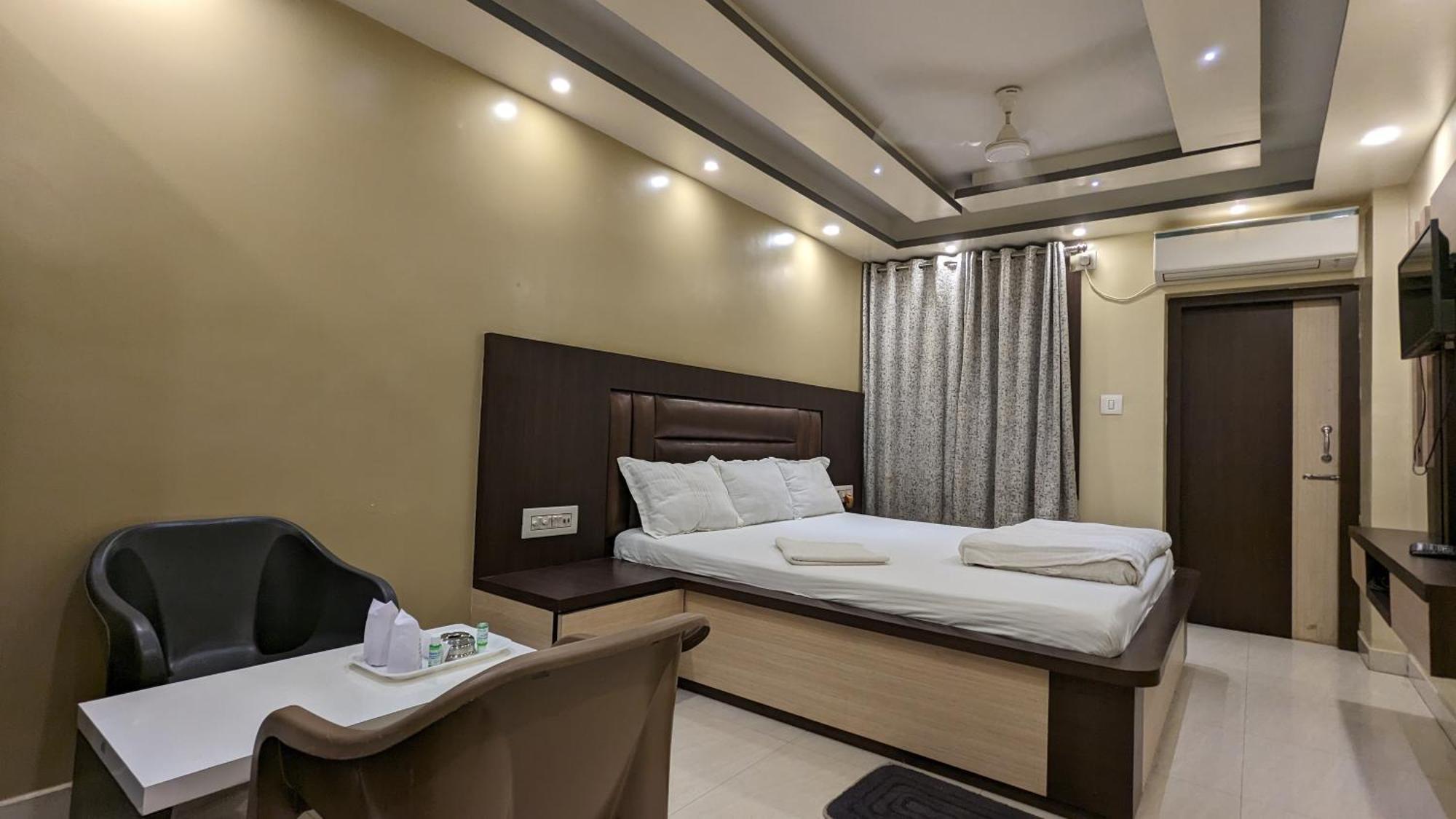 Hotel Binapani Deluxe 1 Tarapith Exterior photo