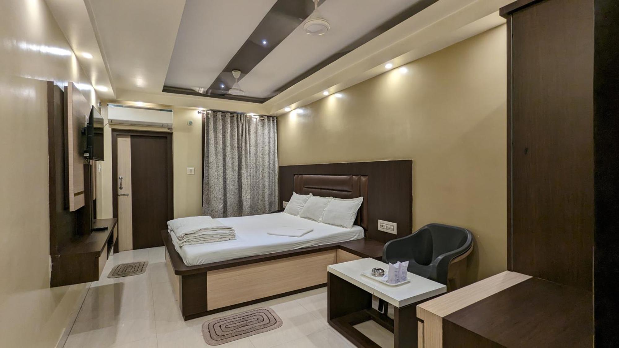 Hotel Binapani Deluxe 1 Tarapith Exterior photo